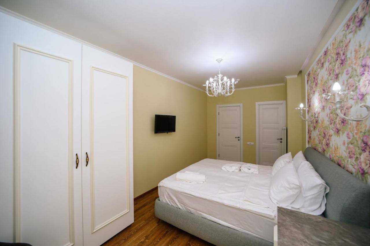 Rose Hotel Vake Tbilisi Bagian luar foto