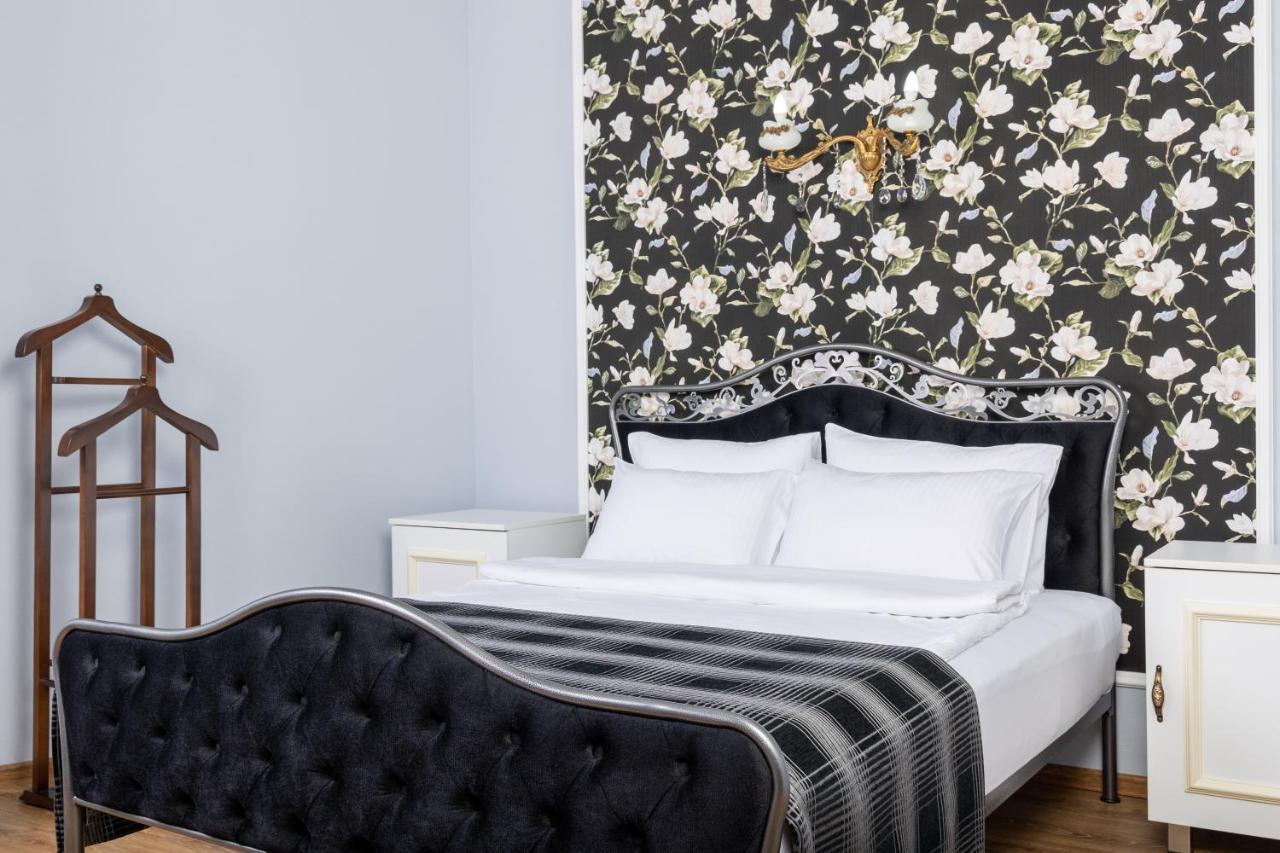 Rose Hotel Vake Tbilisi Bagian luar foto